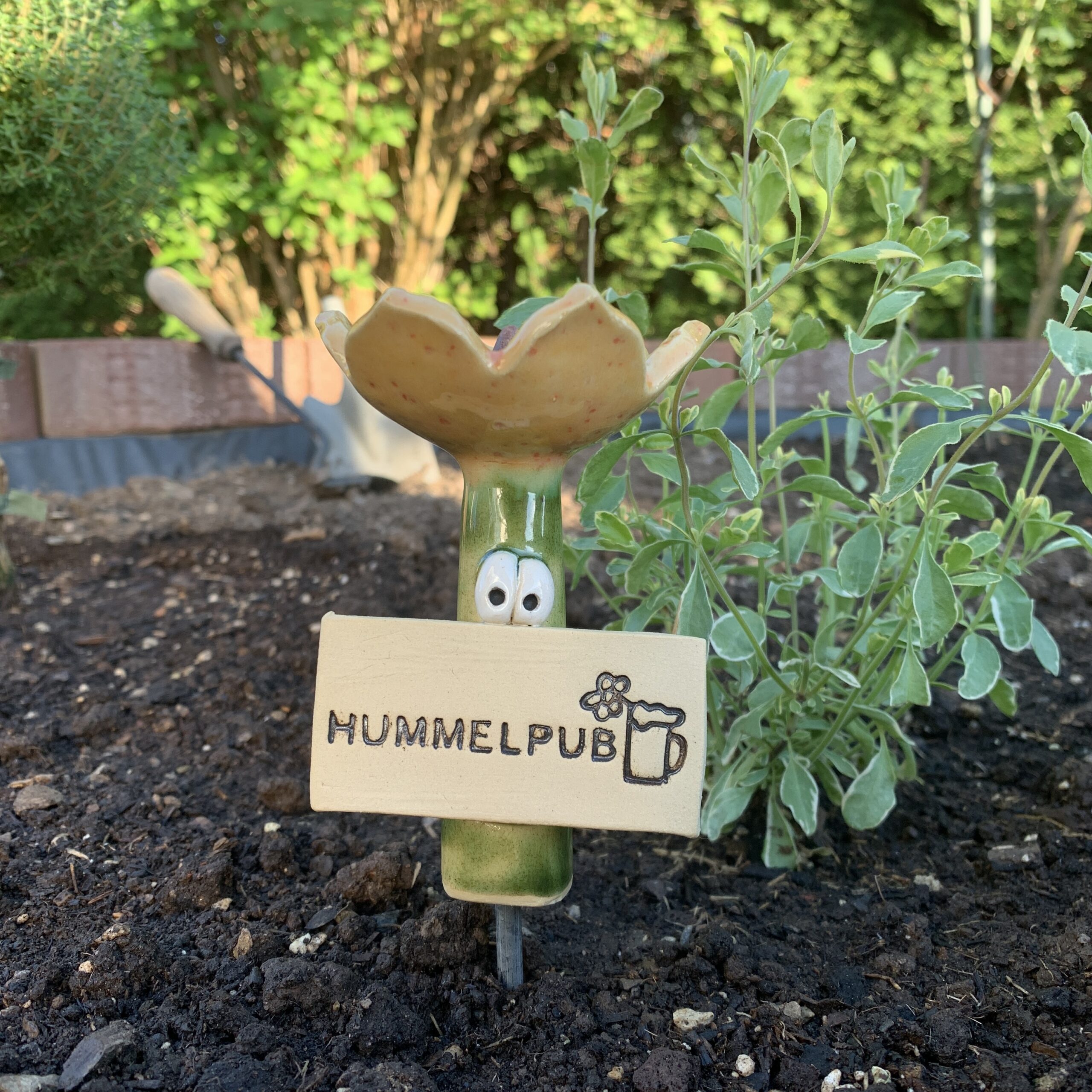 Hummelpub Insektentränke